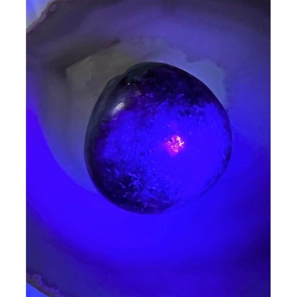 Adorable Ruby Zoisite Jack Skellington Skull Carving - Picture 5 of 6